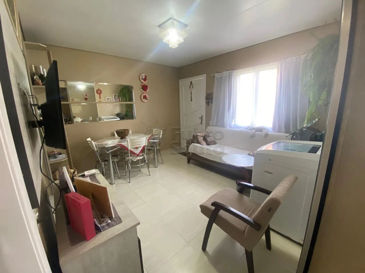 Comprar Casa / Padr&atilde;o em Pelotas R$ 213.000,00 - Foto 2