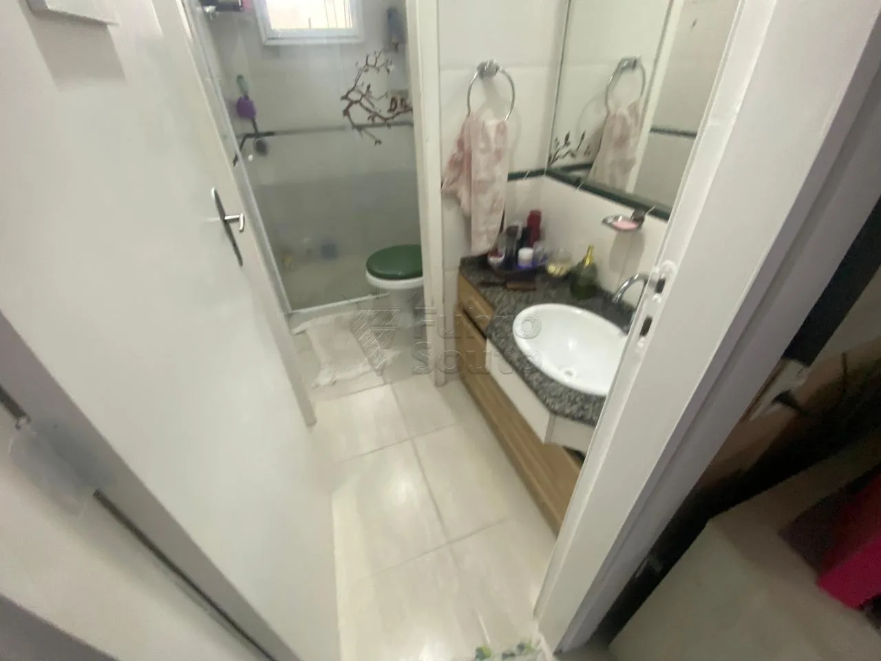 Comprar Casa / Padr&atilde;o em Pelotas R$ 213.000,00 - Foto 8
