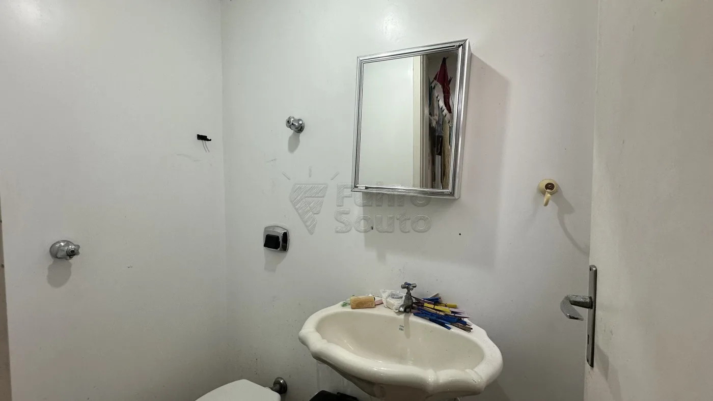 Comprar Apartamento / Padr&atilde;o em Pelotas R$ 330.000,00 - Foto 5