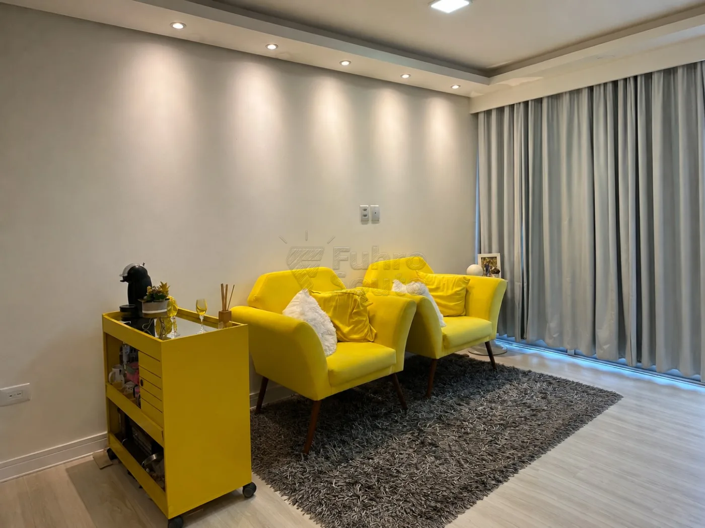 Comprar Casa / Condom&iacute;nio em Pelotas R$ 300.000,00 - Foto 3