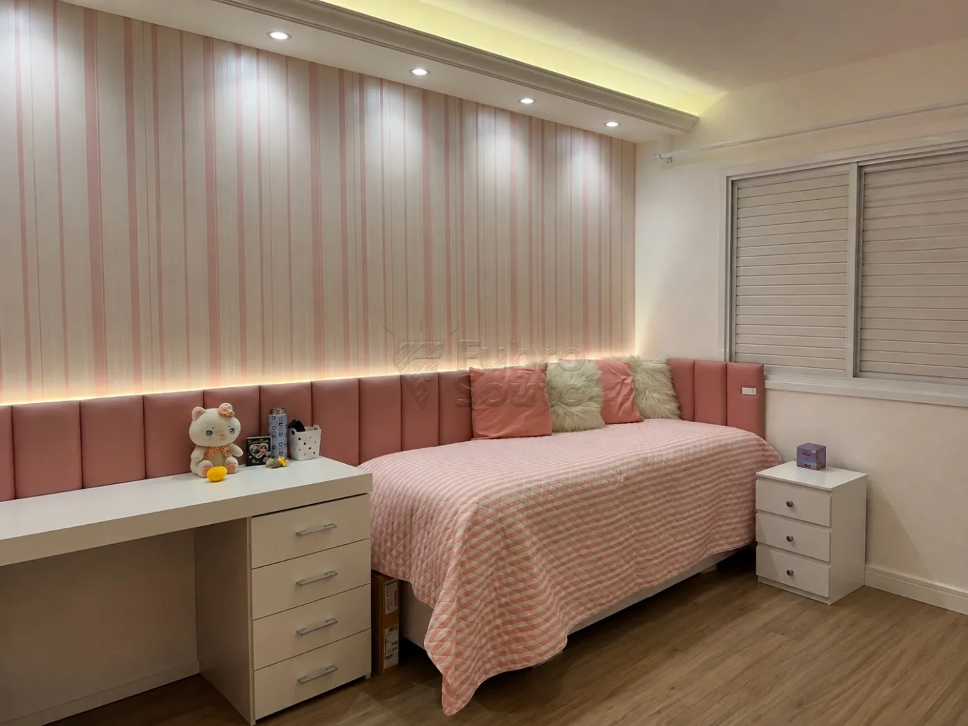 Comprar Casa / Condom&iacute;nio em Pelotas R$ 300.000,00 - Foto 5