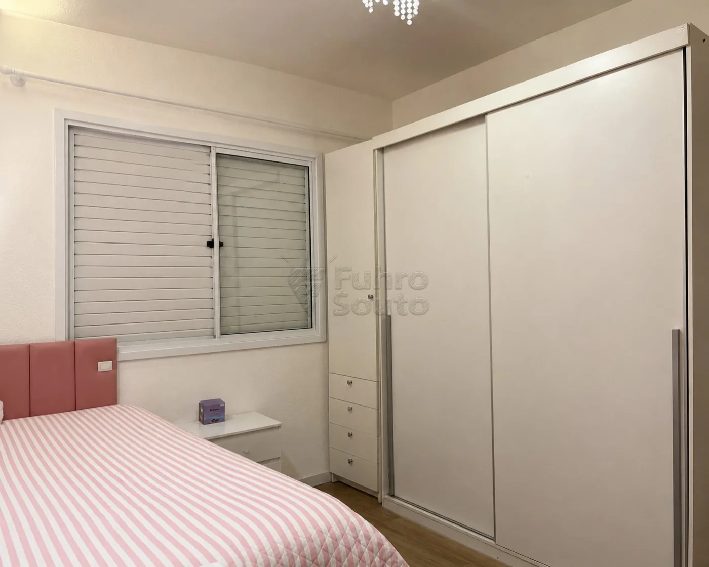 Comprar Casa / Condom&iacute;nio em Pelotas R$ 300.000,00 - Foto 6