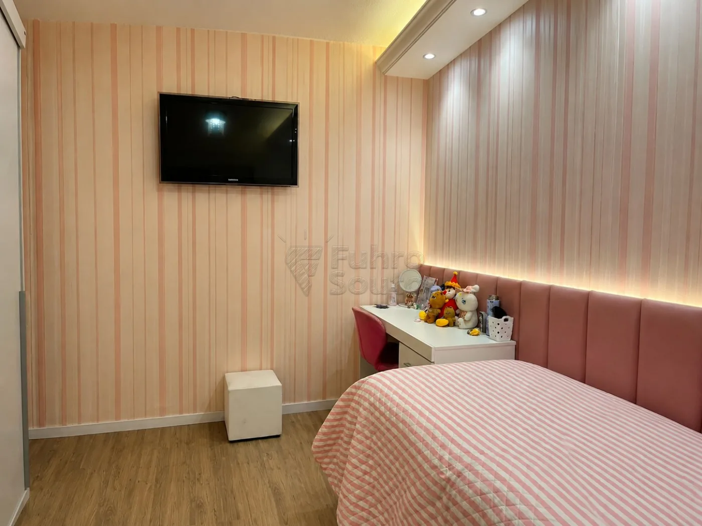 Comprar Casa / Condom&iacute;nio em Pelotas R$ 300.000,00 - Foto 7