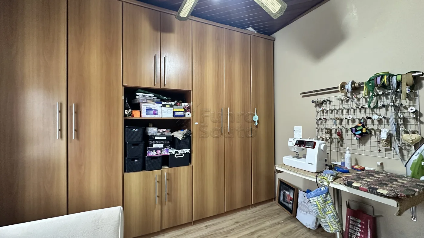 Comprar Casa / Padr&atilde;o em Pelotas R$ 990.000,00 - Foto 6