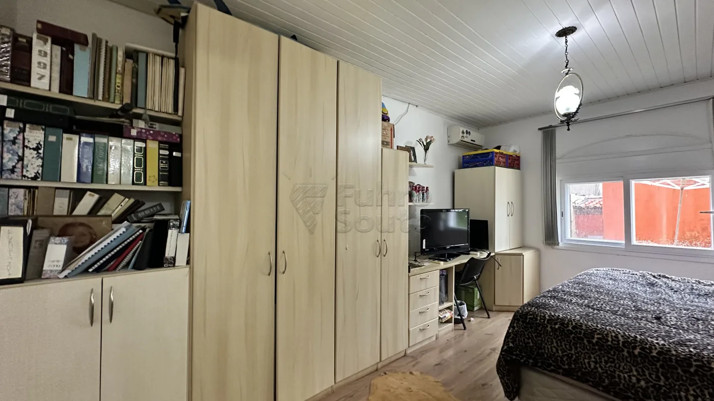 Comprar Casa / Padr&atilde;o em Pelotas R$ 990.000,00 - Foto 7