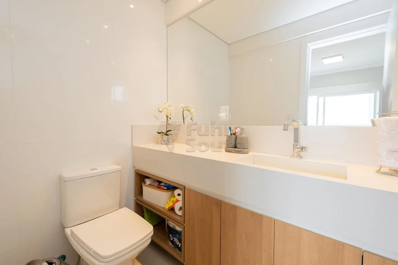 Comprar Apartamento / Padr&atilde;o em Pelotas R$ 520.000,00 - Foto 1