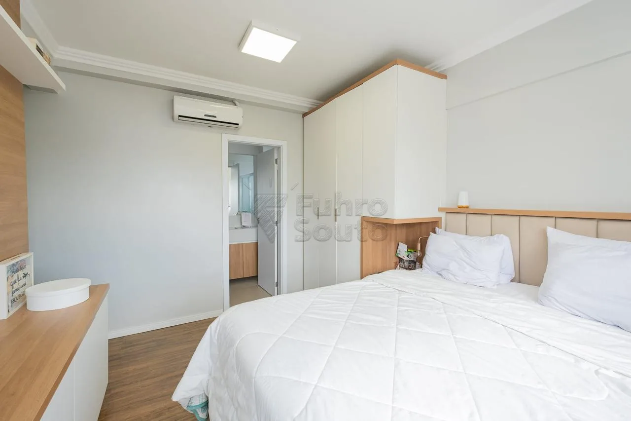Comprar Apartamento / Padr&atilde;o em Pelotas R$ 520.000,00 - Foto 7