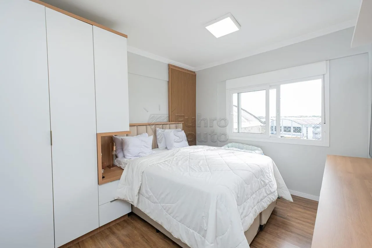 Comprar Apartamento / Padr&atilde;o em Pelotas R$ 520.000,00 - Foto 10