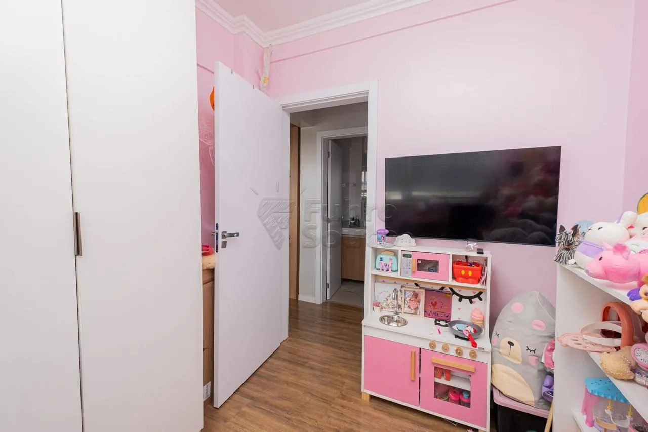 Comprar Apartamento / Padr&atilde;o em Pelotas R$ 520.000,00 - Foto 13