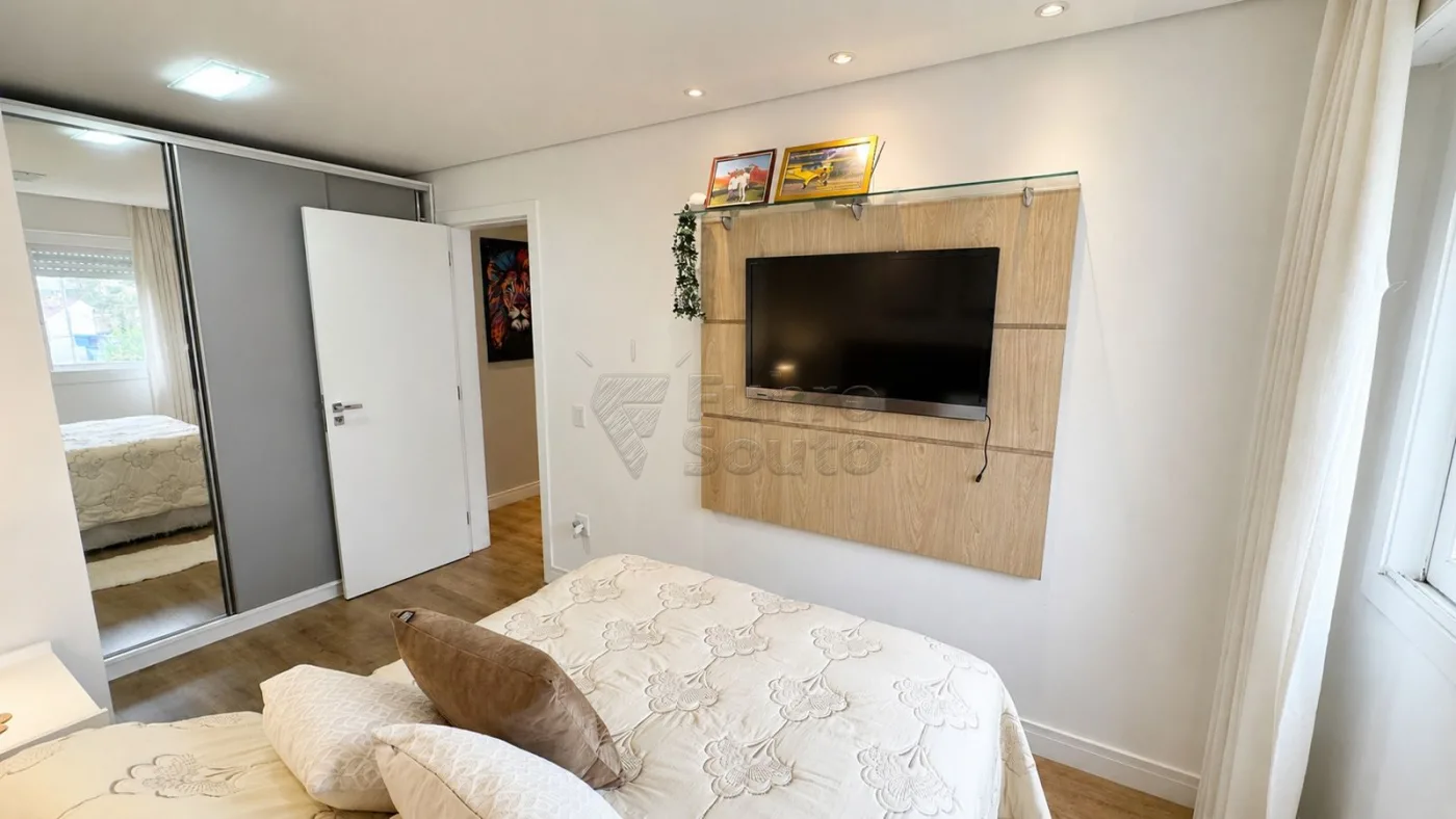 Comprar Apartamento / Padr&atilde;o em Pelotas R$ 270.000,00 - Foto 4