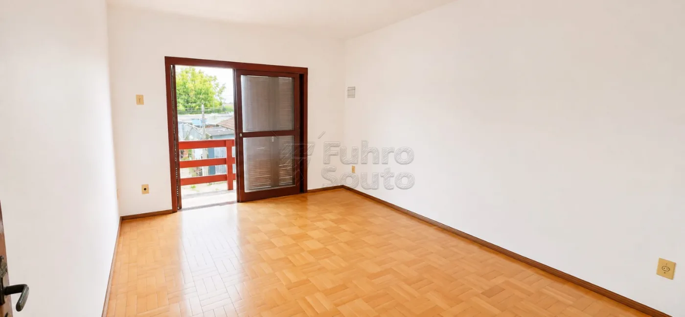 Comprar Casa / Padr&atilde;o em Pelotas R$ 450.000,00 - Foto 7