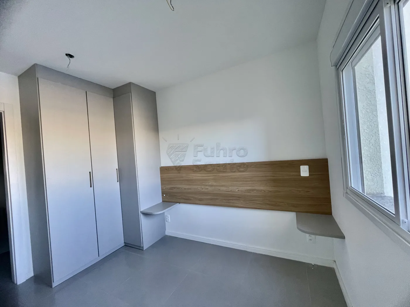 Comprar Apartamento / Padr&atilde;o em Pelotas R$ 448.000,00 - Foto 4