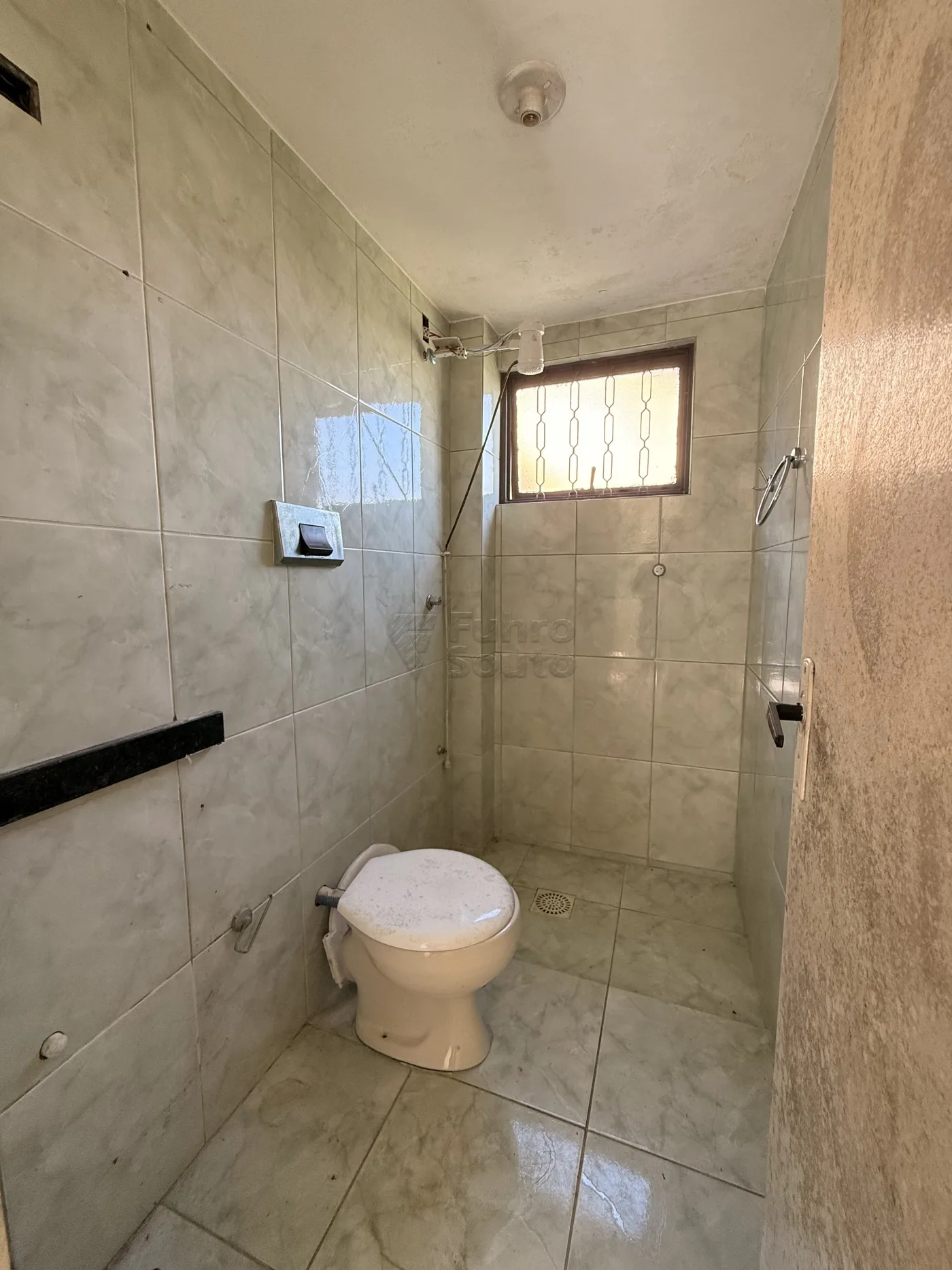 Comprar Apartamento / Padr&atilde;o em Pelotas R$ 127.200,00 - Foto 5