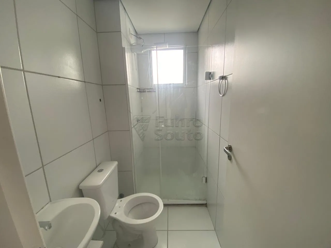 Comprar Apartamento / Padr&atilde;o em Pelotas R$ 240.000,00 - Foto 8