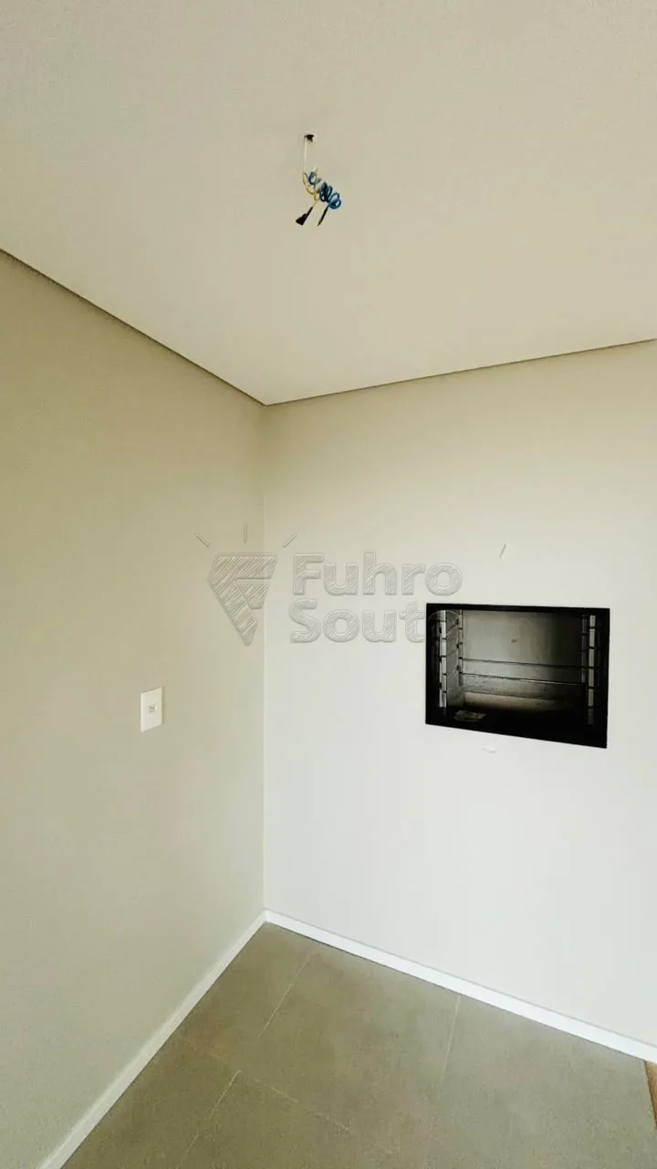 Comprar Apartamento / Padr&atilde;o em Pelotas R$ 450.000,00 - Foto 2
