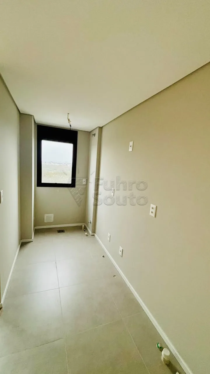 Comprar Apartamento / Padr&atilde;o em Pelotas R$ 450.000,00 - Foto 3