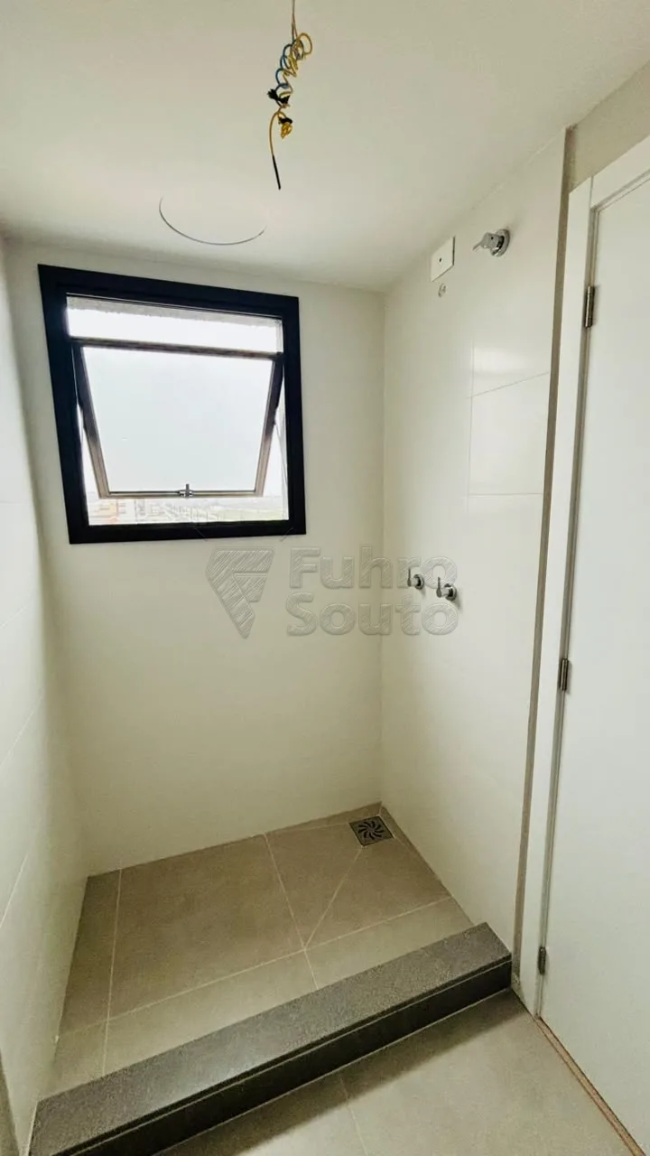 Comprar Apartamento / Padr&atilde;o em Pelotas R$ 450.000,00 - Foto 7