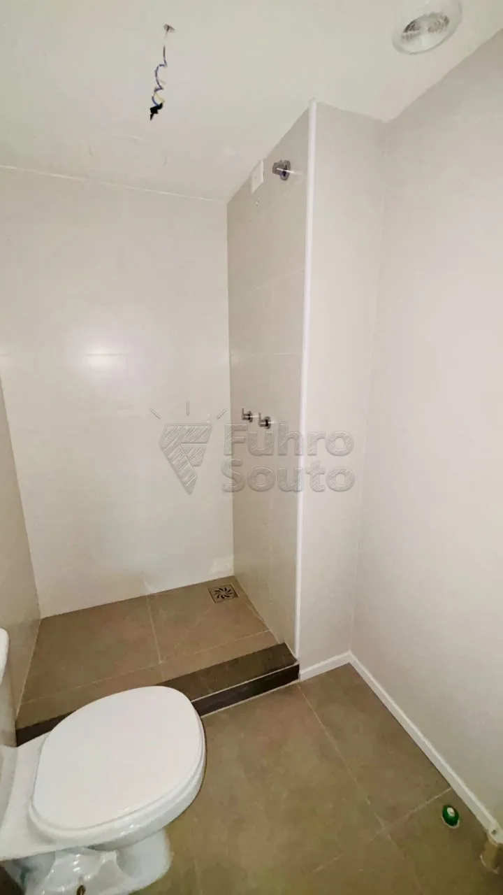Comprar Apartamento / Padr&atilde;o em Pelotas R$ 450.000,00 - Foto 9