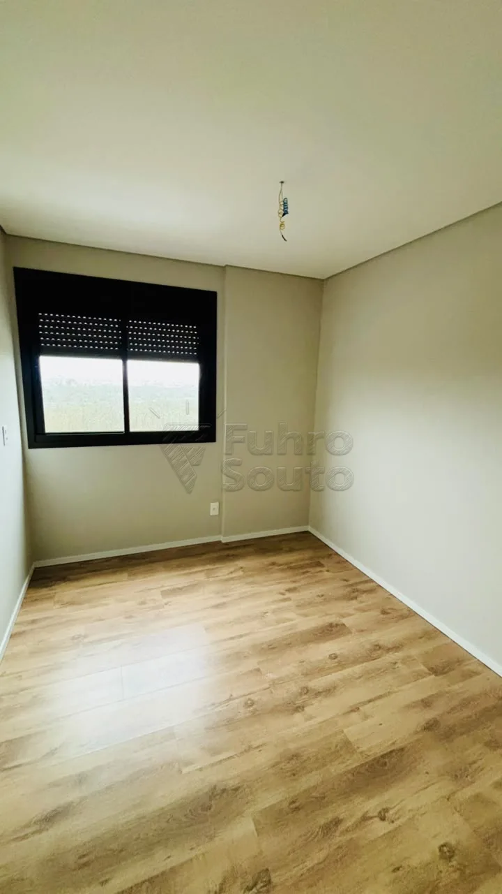 Comprar Apartamento / Padr&atilde;o em Pelotas R$ 450.000,00 - Foto 17