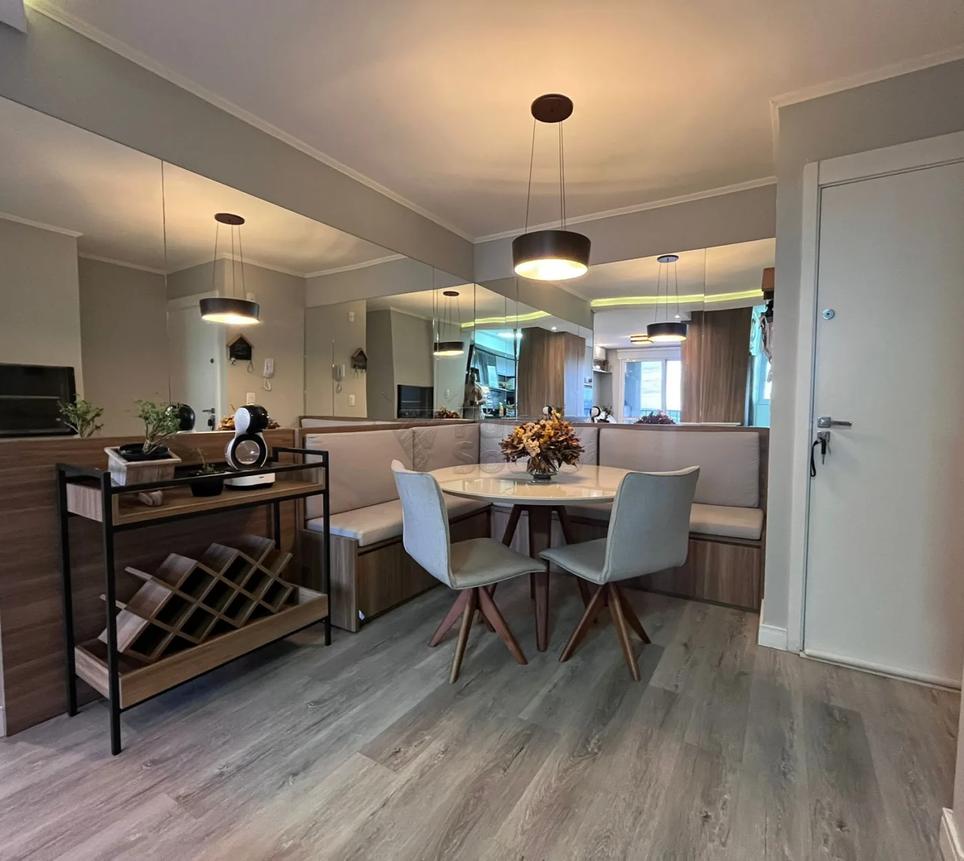 Comprar Apartamento / Padr&atilde;o em Pelotas R$ 399.000,00 - Foto 4