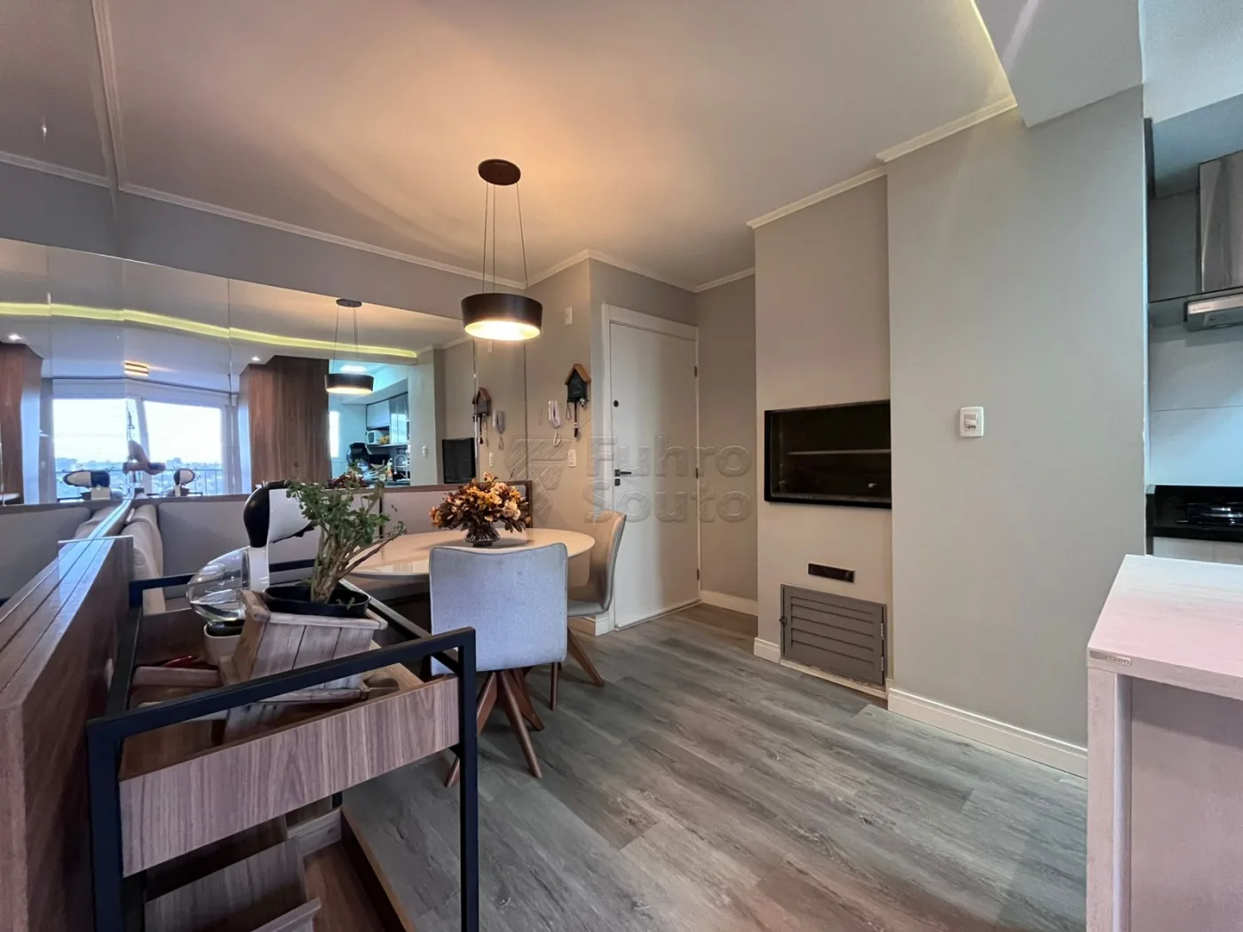 Comprar Apartamento / Padr&atilde;o em Pelotas R$ 399.000,00 - Foto 5