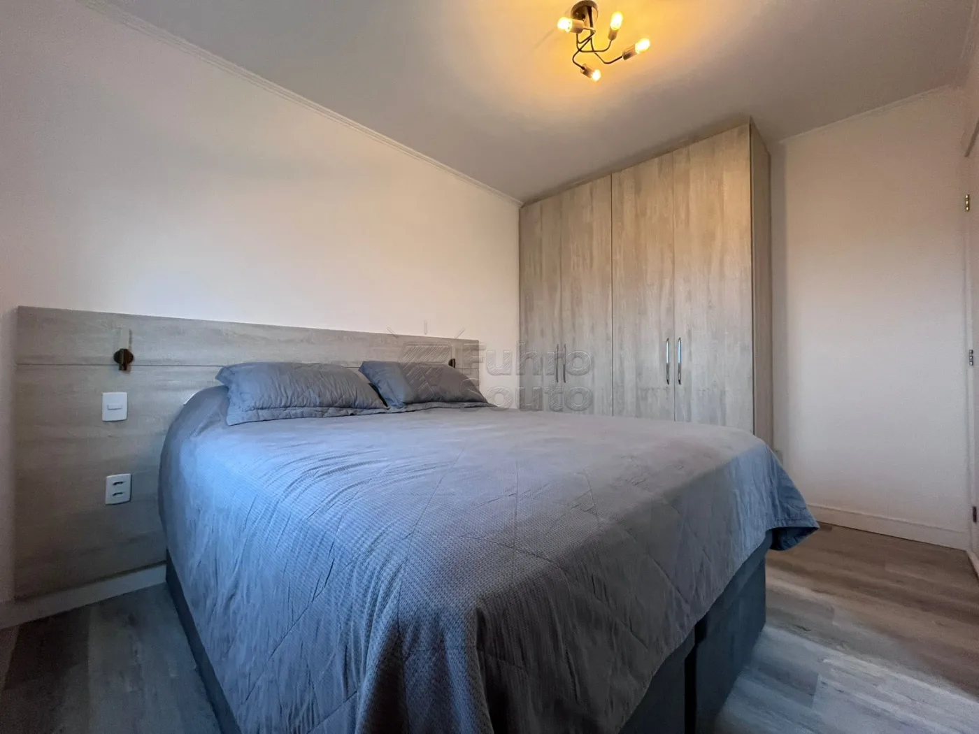 Comprar Apartamento / Padr&atilde;o em Pelotas R$ 399.000,00 - Foto 14