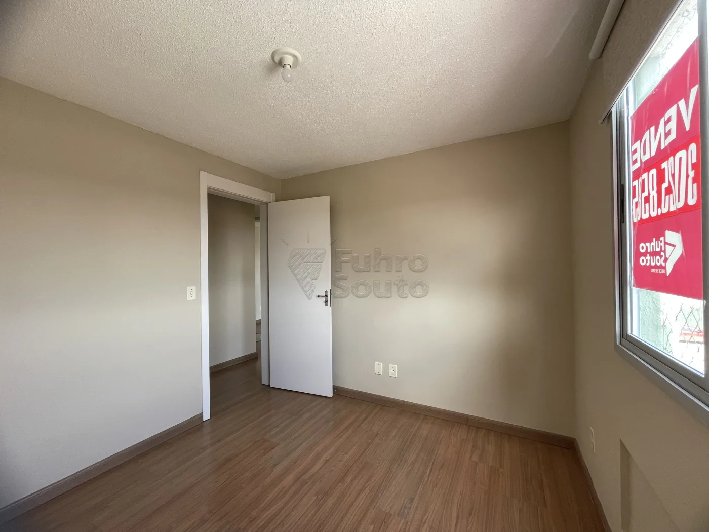 Comprar Apartamento / Padr&atilde;o em Pelotas R$ 178.000,00 - Foto 4