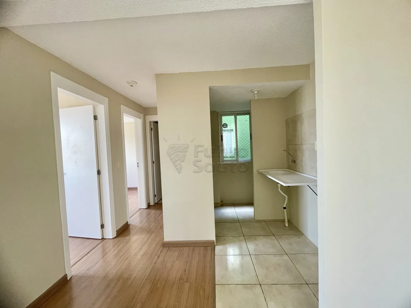 Comprar Apartamento / Padr&atilde;o em Pelotas R$ 178.000,00 - Foto 7