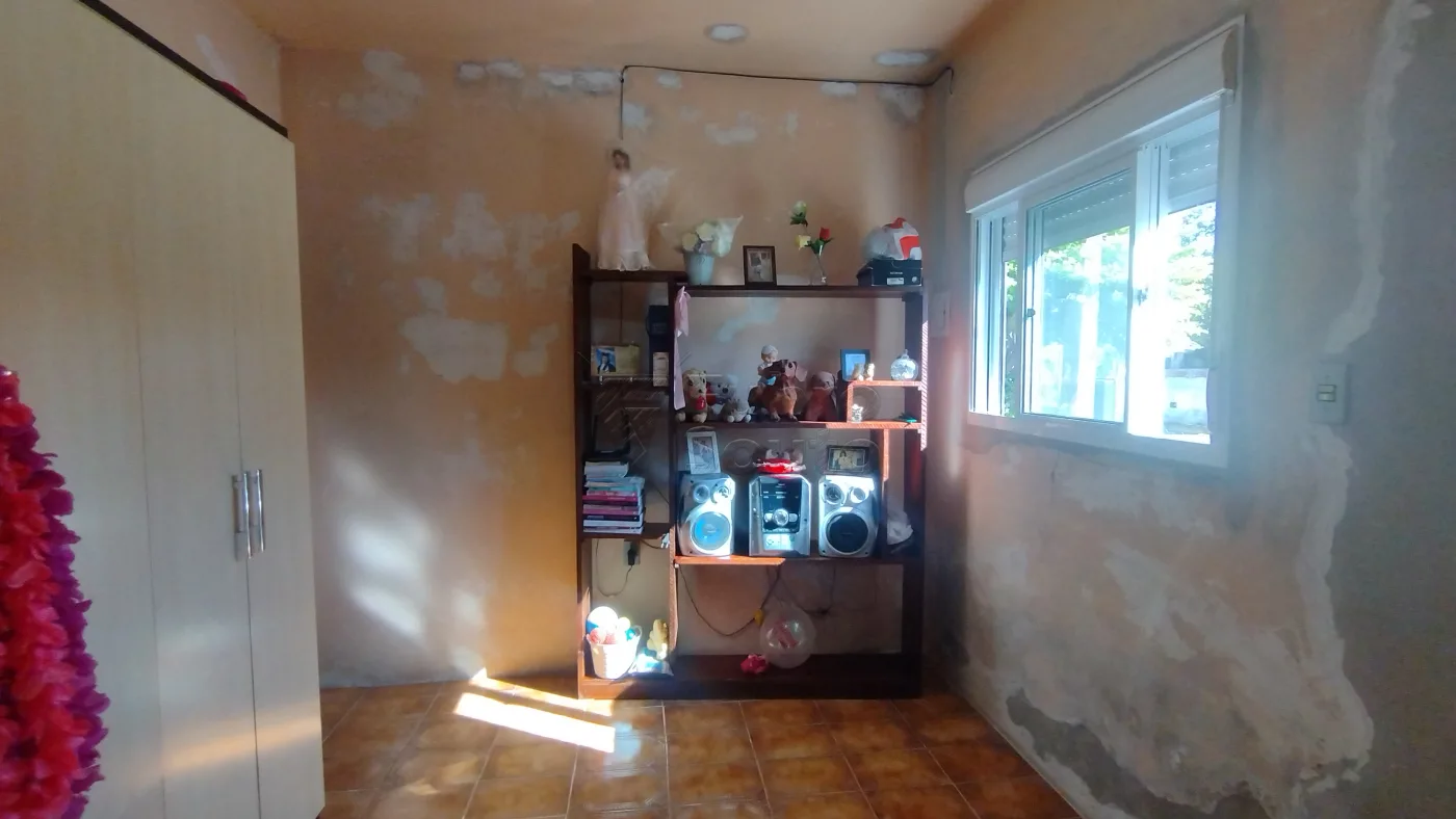 Comprar Casa / Padr&atilde;o em Pelotas R$ 215.000,00 - Foto 2