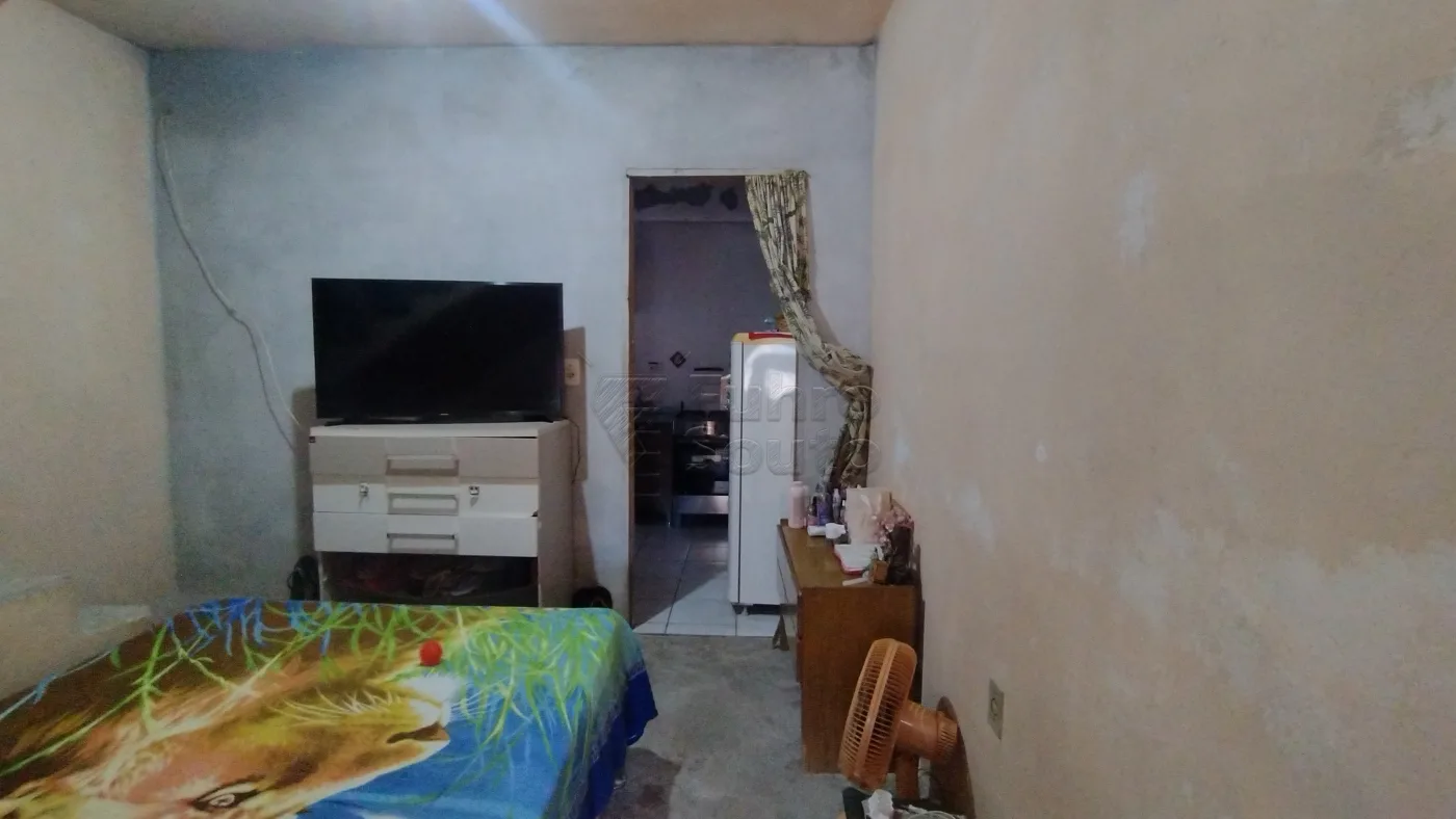 Comprar Casa / Padr&atilde;o em Pelotas R$ 215.000,00 - Foto 5