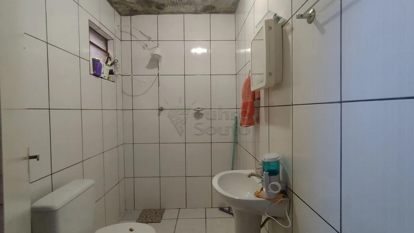 Comprar Casa / Padr&atilde;o em Pelotas R$ 215.000,00 - Foto 9