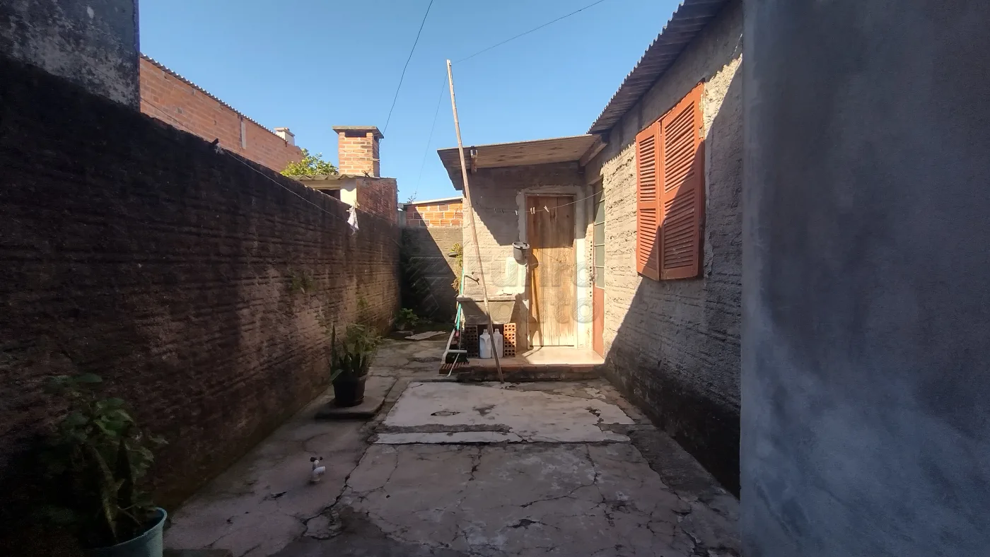 Comprar Casa / Padr&atilde;o em Pelotas R$ 215.000,00 - Foto 11