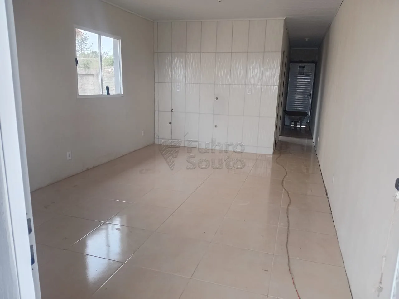 Comprar Casa / Padr&atilde;o em Pelotas R$ 185.000,00 - Foto 3