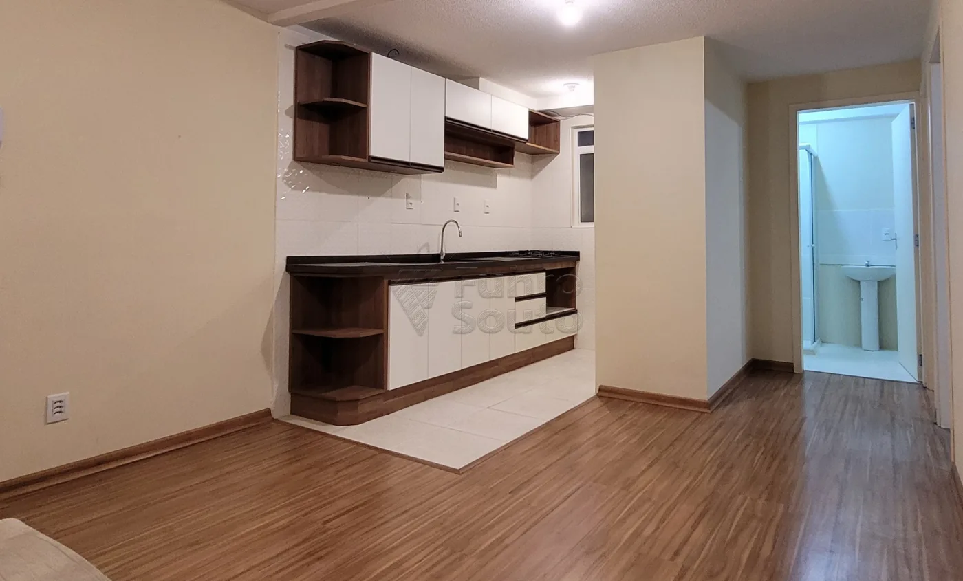 Comprar Apartamento / Padr&atilde;o em Pelotas R$ 149.900,00 - Foto 3