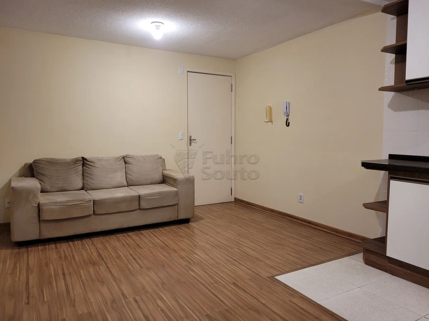 Comprar Apartamento / Padr&atilde;o em Pelotas R$ 149.900,00 - Foto 10