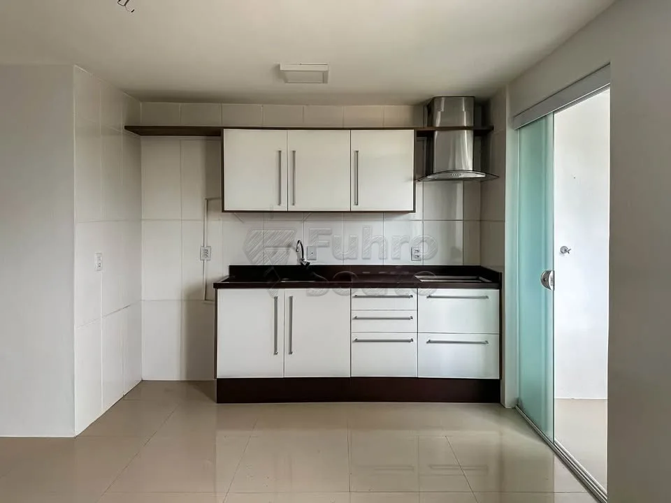 Comprar Apartamento / Padr&atilde;o em Pelotas R$ 145.000,00 - Foto 2
