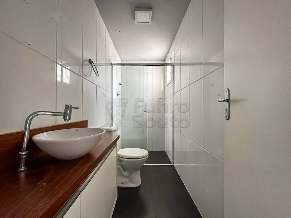 Comprar Apartamento / Padr&atilde;o em Pelotas R$ 145.000,00 - Foto 5