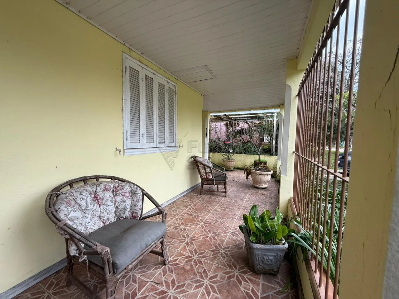 Comprar Casa / Padr&atilde;o em Pelotas R$ 349.000,00 - Foto 2