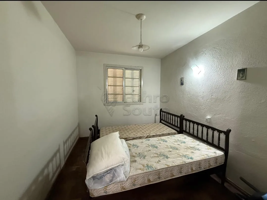 Comprar Casa / Padr&atilde;o em Pelotas R$ 349.000,00 - Foto 5