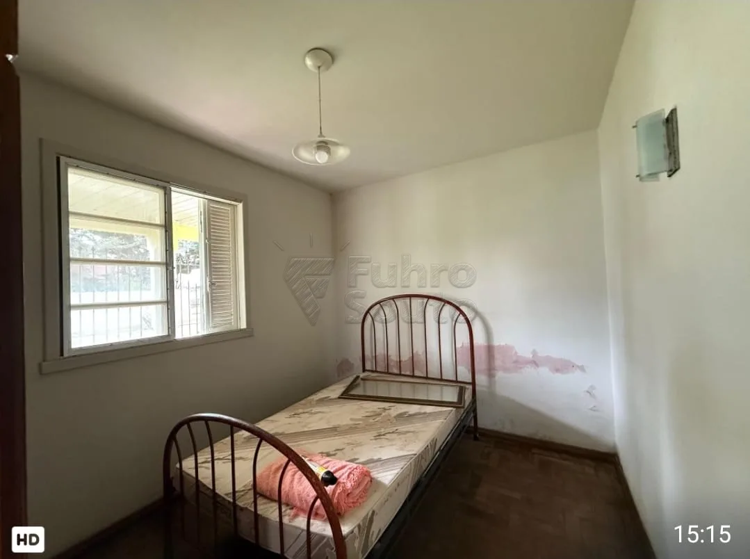 Comprar Casa / Padr&atilde;o em Pelotas R$ 349.000,00 - Foto 7