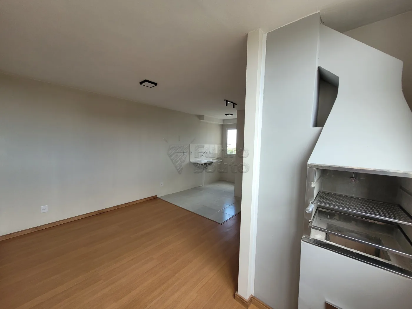 Comprar Apartamento / Padr&atilde;o em Pelotas R$ 169.900,00 - Foto 3