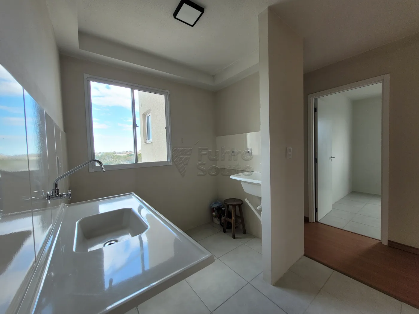 Comprar Apartamento / Padr&atilde;o em Pelotas R$ 169.900,00 - Foto 8