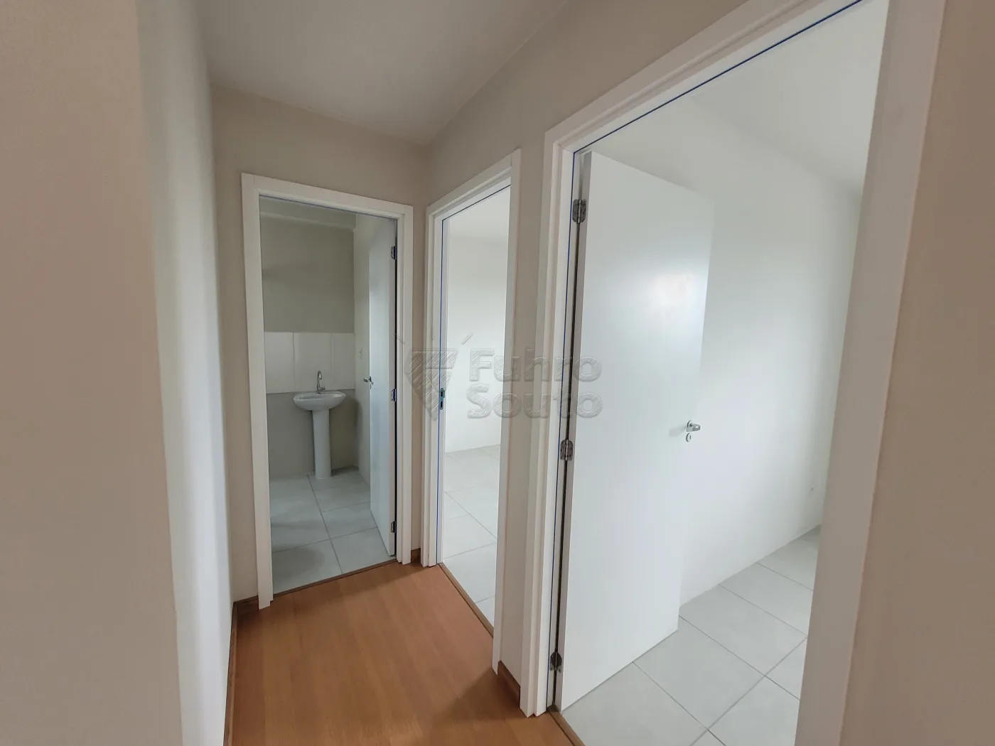 Comprar Apartamento / Padr&atilde;o em Pelotas R$ 169.900,00 - Foto 10