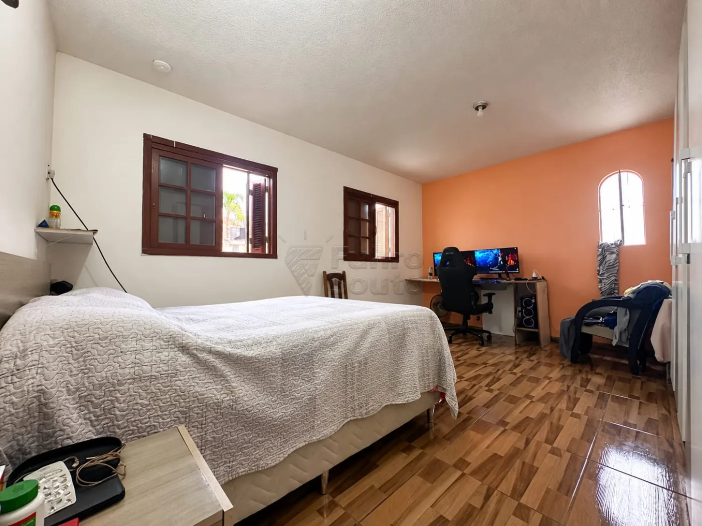 Comprar Casa / Padr&atilde;o em Pelotas R$ 318.000,00 - Foto 2