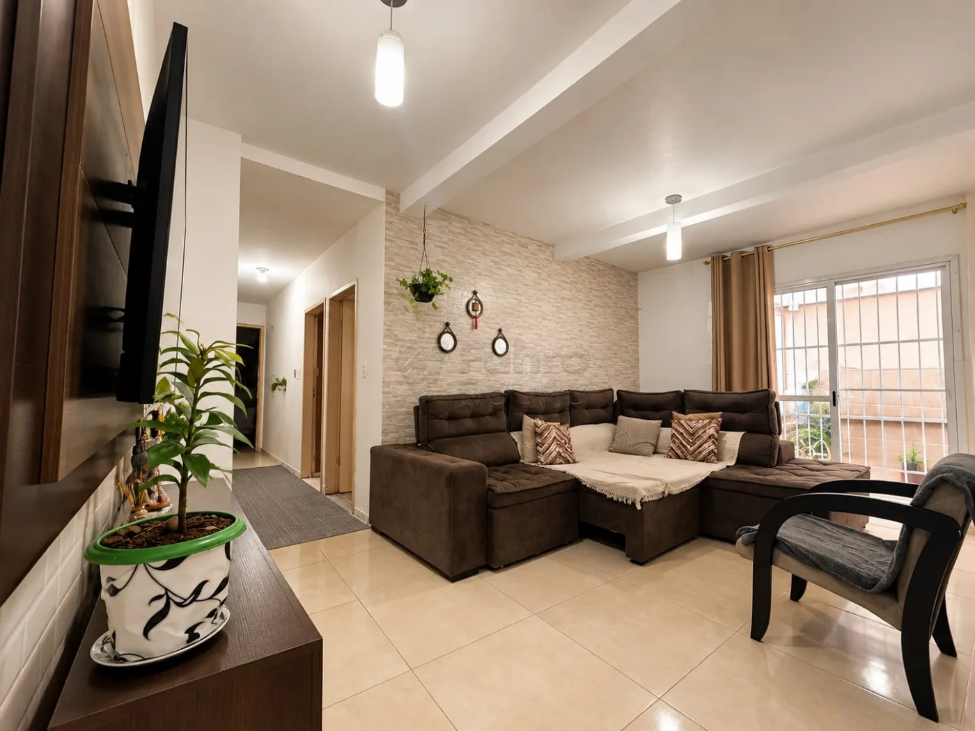 Comprar Casa / Padr&atilde;o em Pelotas R$ 318.000,00 - Foto 1