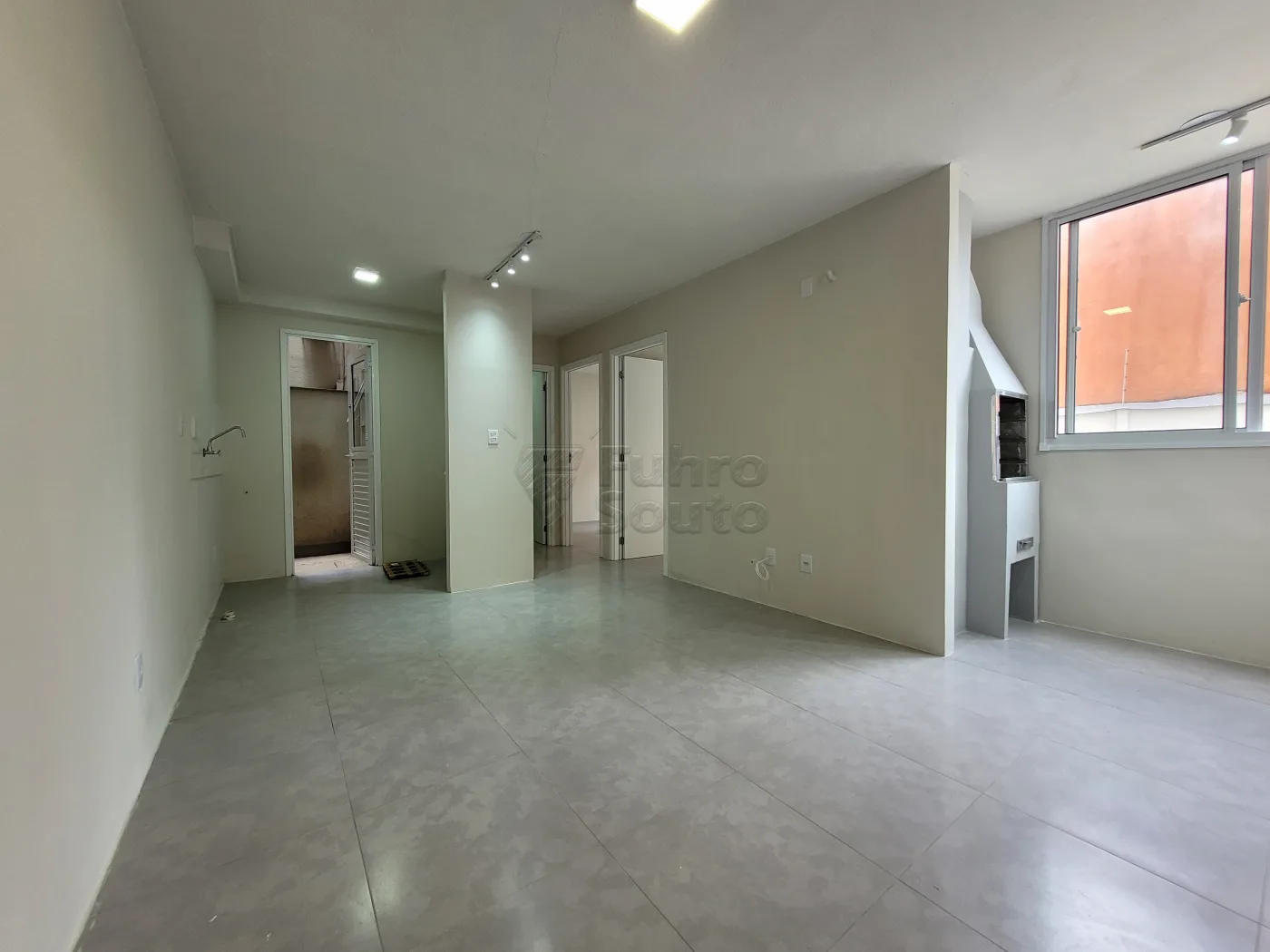 Comprar Apartamento / Padr&atilde;o em Pelotas R$ 169.900,00 - Foto 1