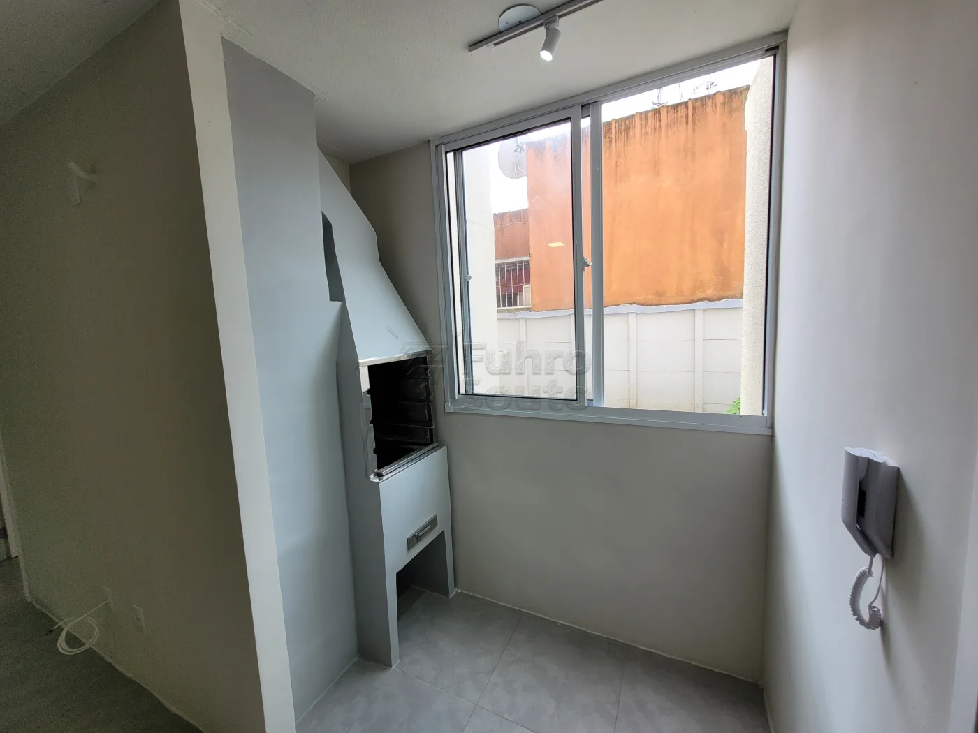 Comprar Apartamento / Padr&atilde;o em Pelotas R$ 169.900,00 - Foto 2