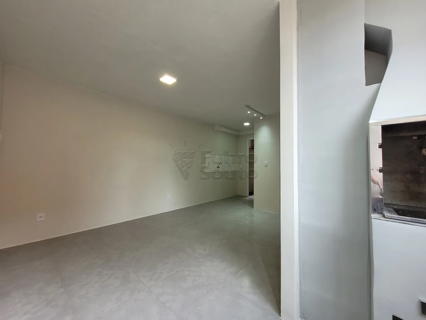 Comprar Apartamento / Padr&atilde;o em Pelotas R$ 169.900,00 - Foto 3