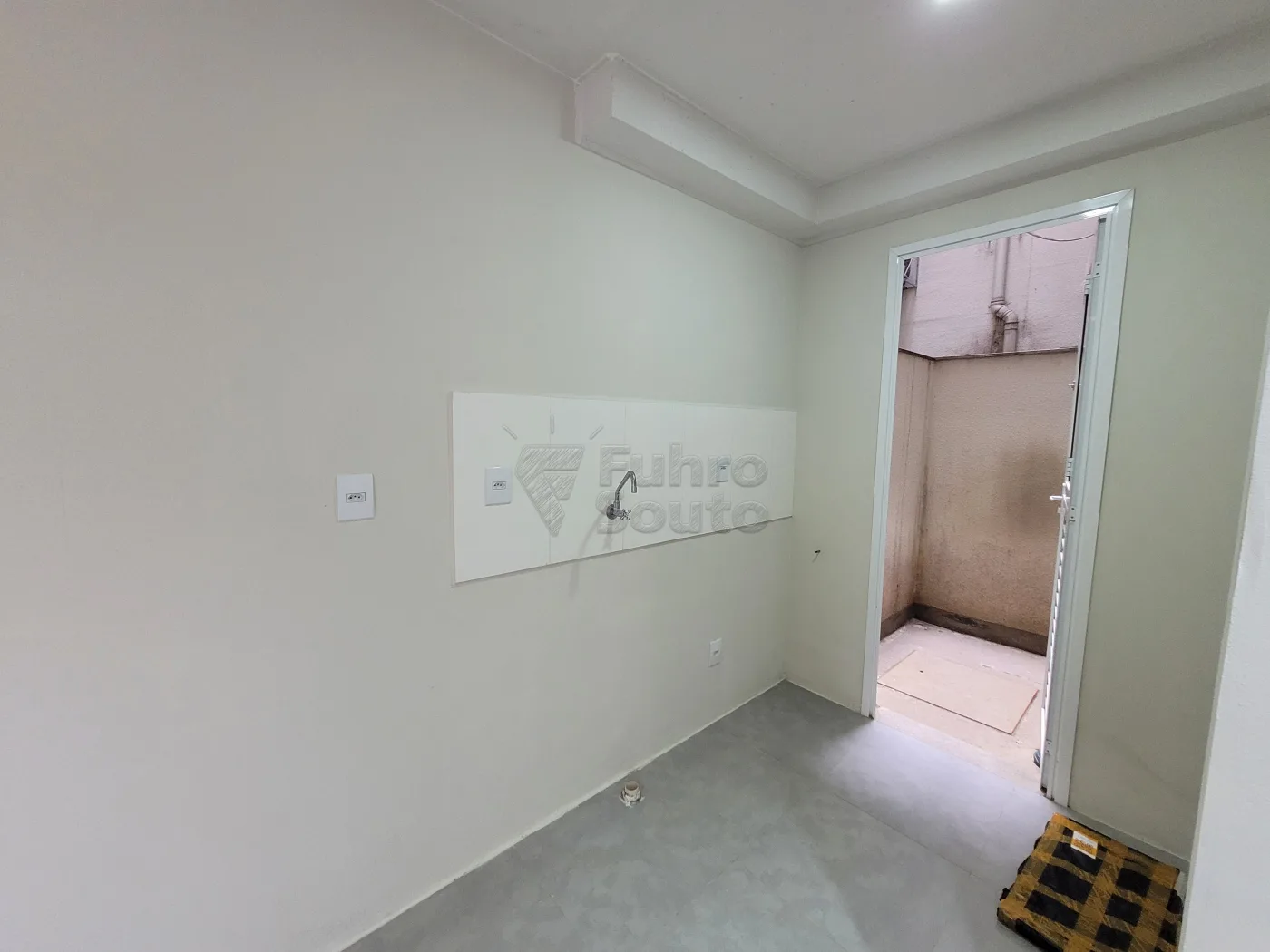 Comprar Apartamento / Padr&atilde;o em Pelotas R$ 169.900,00 - Foto 7