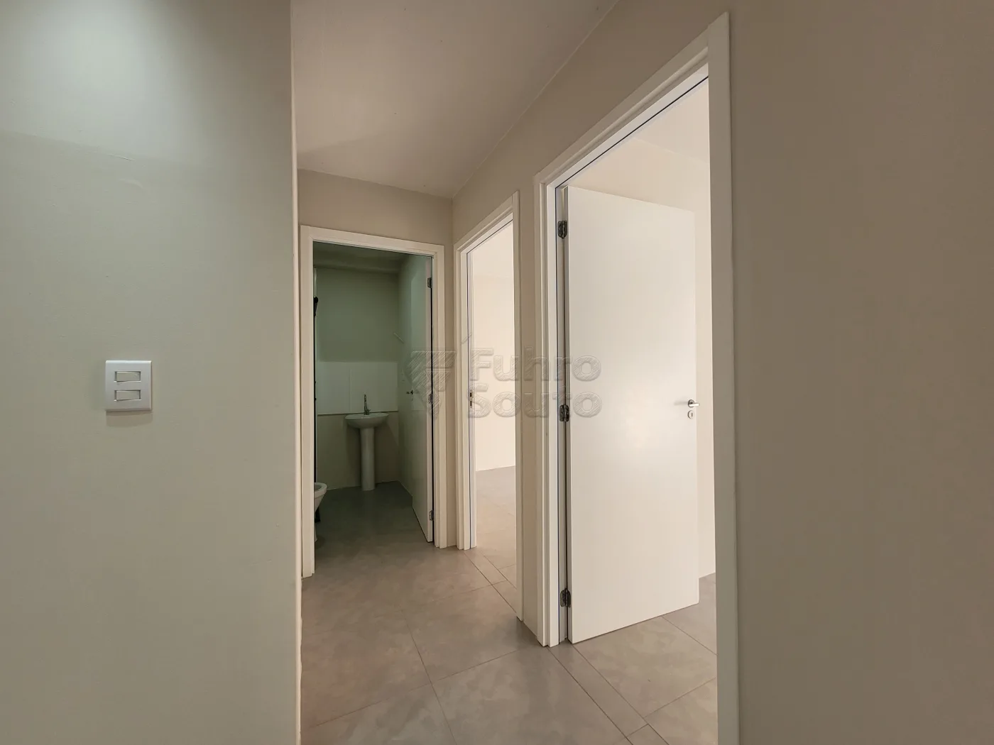 Comprar Apartamento / Padr&atilde;o em Pelotas R$ 169.900,00 - Foto 8